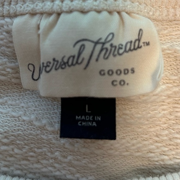 EUC WOMENS UNIVERSAL THREAD CROPPED CREW NECK - Picture 2 of 2